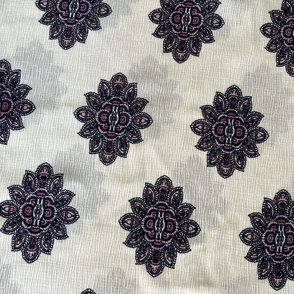 Pink Republic blouse Ivory Paisley top - size Medium - Picture 3 of 12